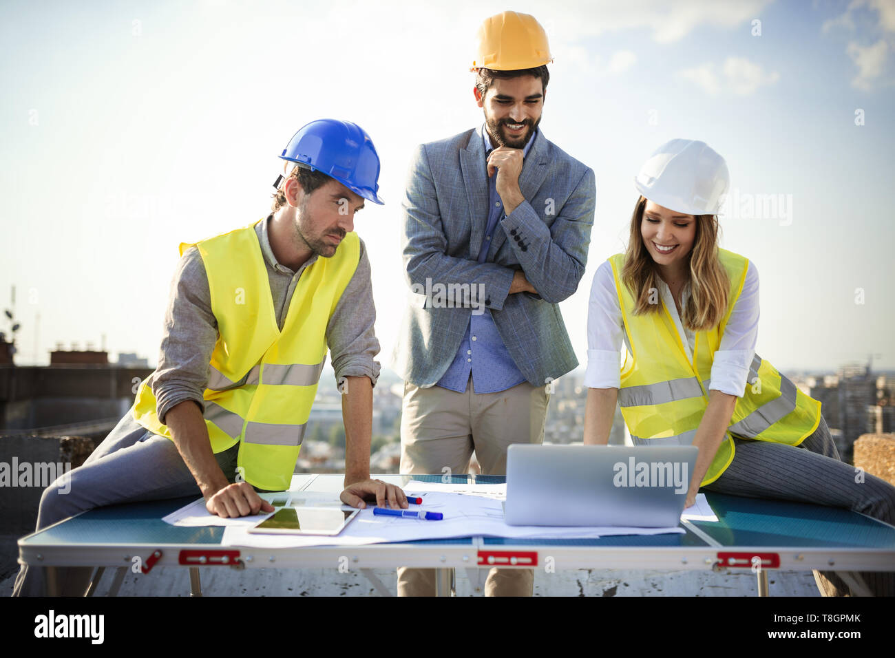 Architectes, Business Manager et ingénieur au chantier de construction du projet de réunion Banque D'Images