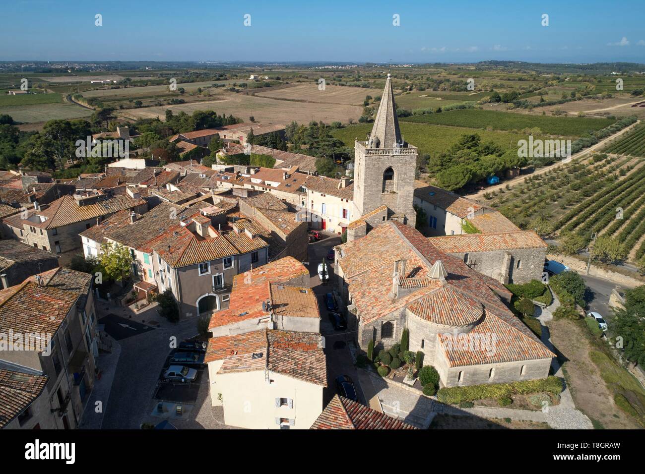 HÚrault NÚzignan, France,╔vÛque-L''église Sainte-Madeleine,, vue aérienne Banque D'Images