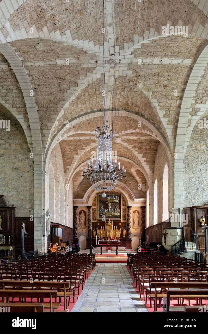 France, Correze, Turenne, étiqueté Les Plus Beaux Villages de France (Les Plus Beaux Villages de France), Notre Dame Saint Pantaleon ou l'église collégiale Banque D'Images