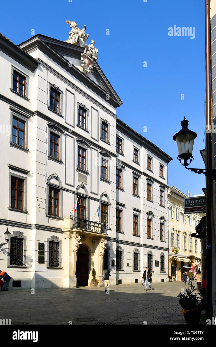La Slovaquie, Bratislava, le centre historique et la rue Michalska, la bibliothèque de l'université Banque D'Images