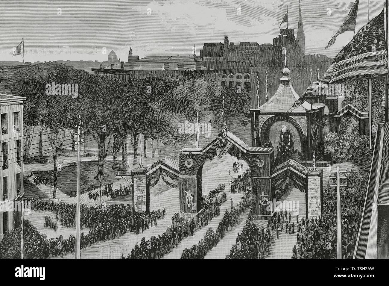 Estados Unidos. Cleveland (Estado de l'Ohio). Funerales del presidente James Abram Garfield (1831-1881), tras su asesinato. Aspecto de la Gran Plaza 'Place Publique' al ser conducido el cadáver al cementerio de vue sur le lac, el 26 de septiembre de 1881. Gravure por Bernardo Rico (1825-1894). La Ilustración Española y Americana, 22 de octubre de 1881. Banque D'Images