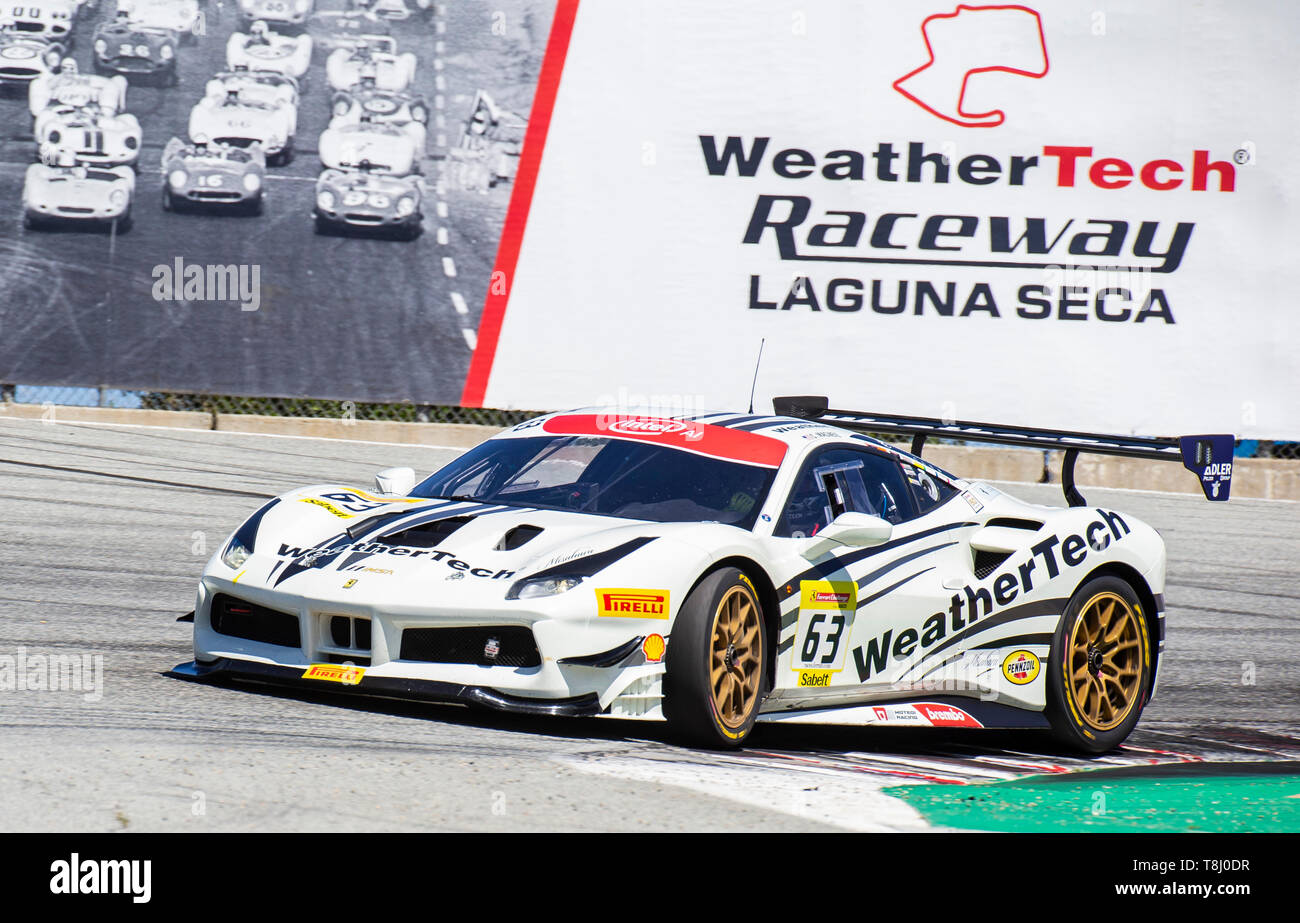 11 mai 2019 Monterey CA, U.S.A. #  63 Cooper Macneil, de l'entrée en Weastlake Ferrari le tire-bouchon au cours de la Ferrari Challenge Race 1 P/P- suis à Weathertech Raceway Laguna Seca Monterey CA Thurman James/CSM Banque D'Images