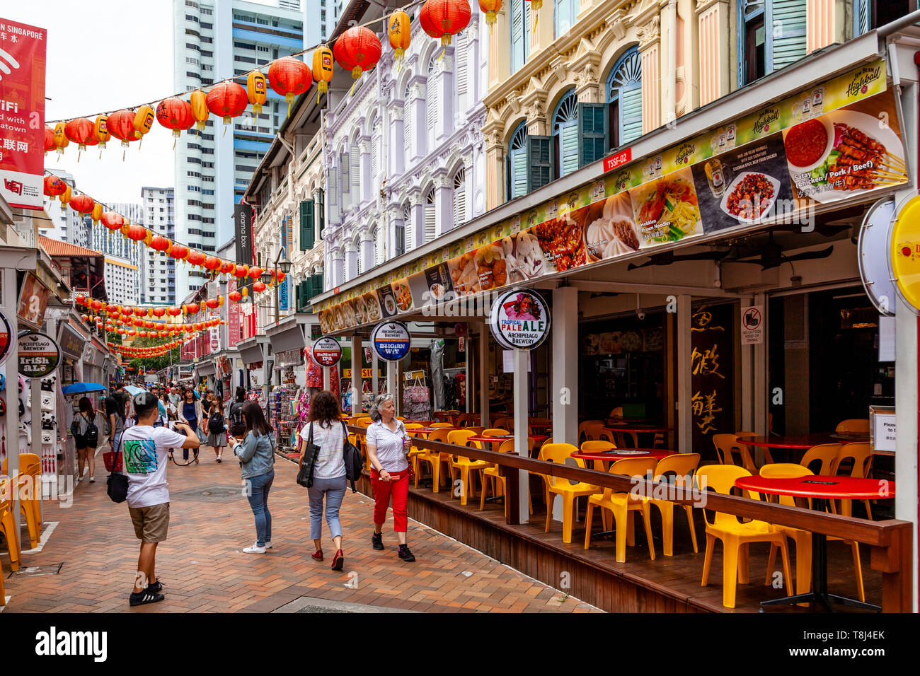 Une rue colorée dans Chinatown, à Singapour, en Asie du sud-est Banque D'Images