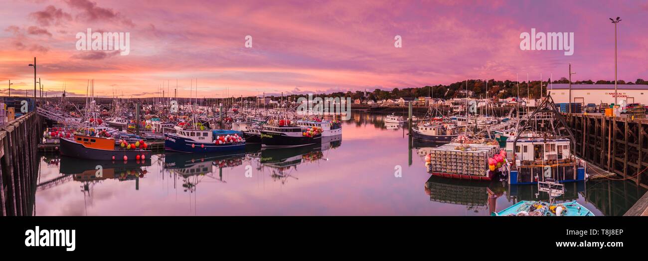 Le Canada, la Nouvelle-Écosse, Digby, zone portuaire, plus grande flotte de bateaux de pêche du pétoncle, Dawn Banque D'Images