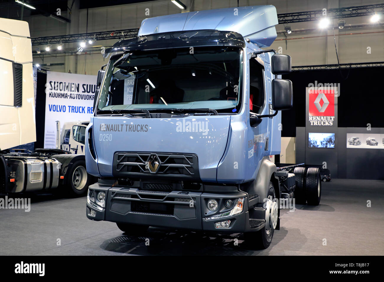 Helsinki, Finlande. 09 mai, 2019. Renault Trucks D pour le transport régional affiche sur Transport-Logistics, 2019 le plus grand événement de l'industrie de la logistique et du transport dans les pays nordiques, qui a eu lieu 09-11 Mai 2019 à Helsinki, Finlande. Credit : Taina Sohlman/agefotostock Banque D'Images