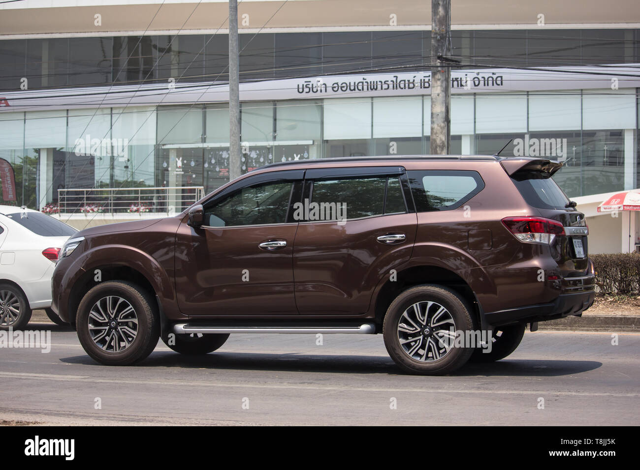 Chiang Mai, Thaïlande - 30 Avril 2019 : Nouvelle Voiture Suv Nissan Terra. Photo sur route dans la banlieue urbaine de la ville de Chiangmai. Banque D'Images
