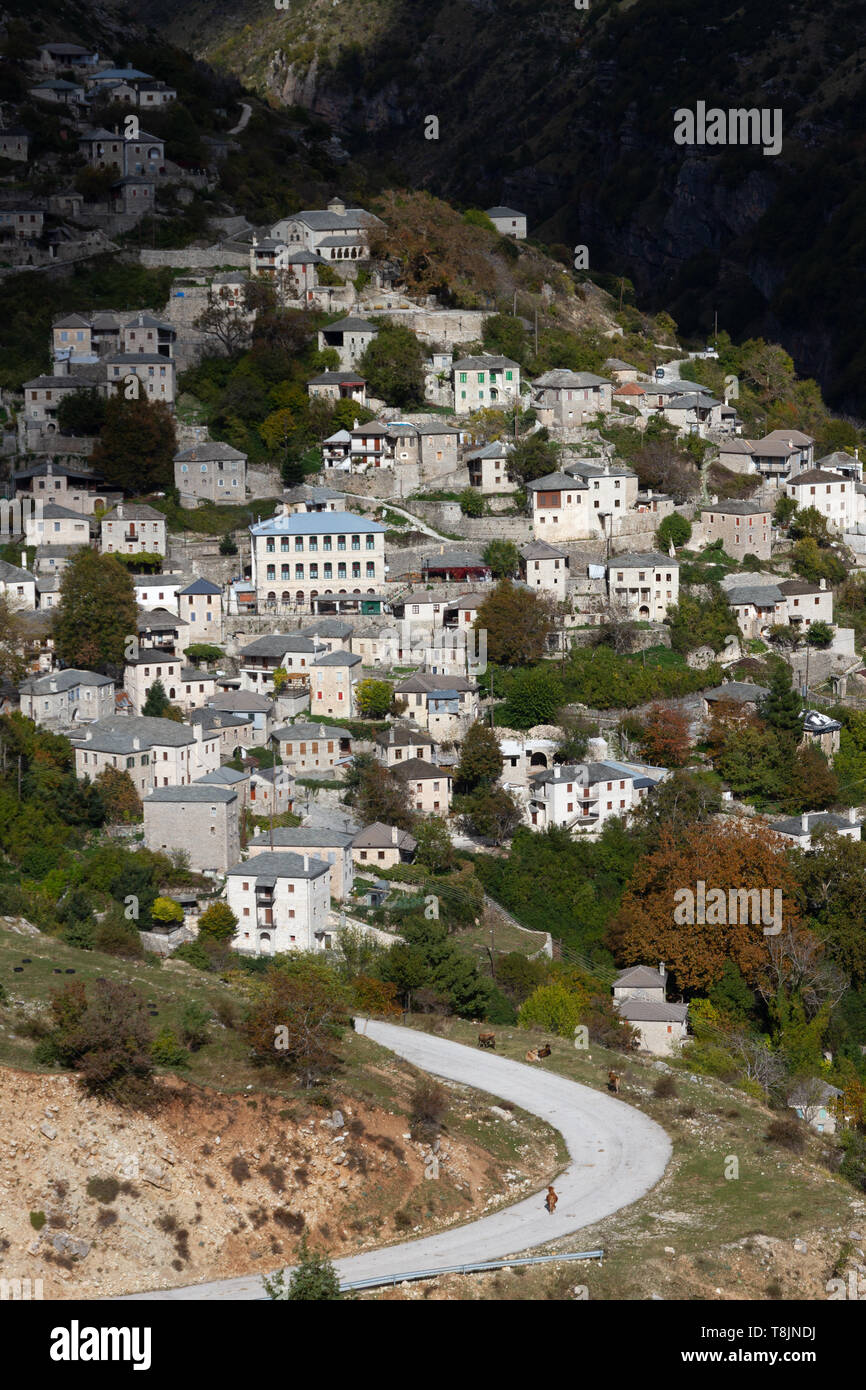 Syrrako village, un des plus pittoresques villages de montagne en Grèce, en Epire, région. Banque D'Images