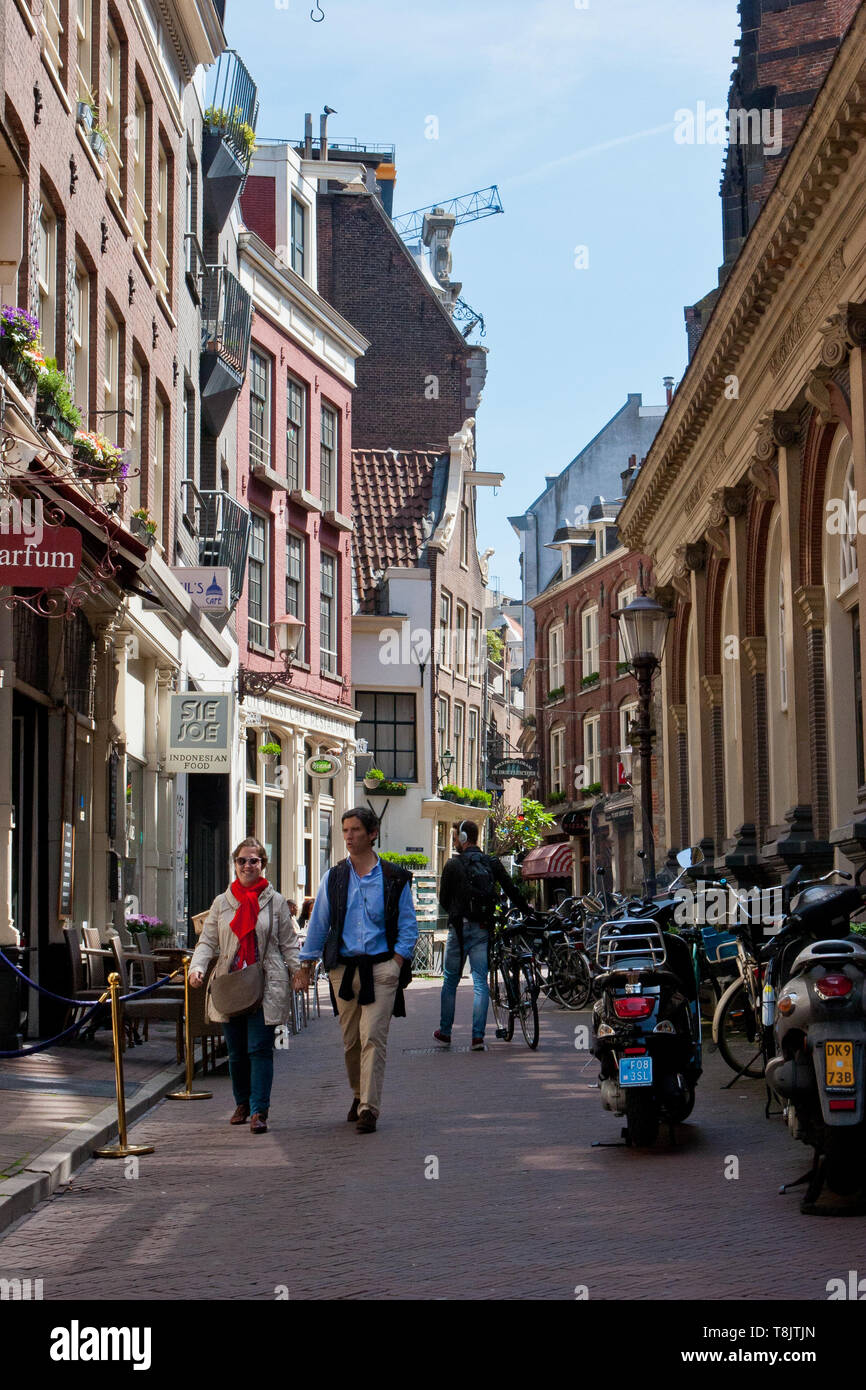 Scène de rue près de la Place du Dam à Amsterdam Banque D'Images