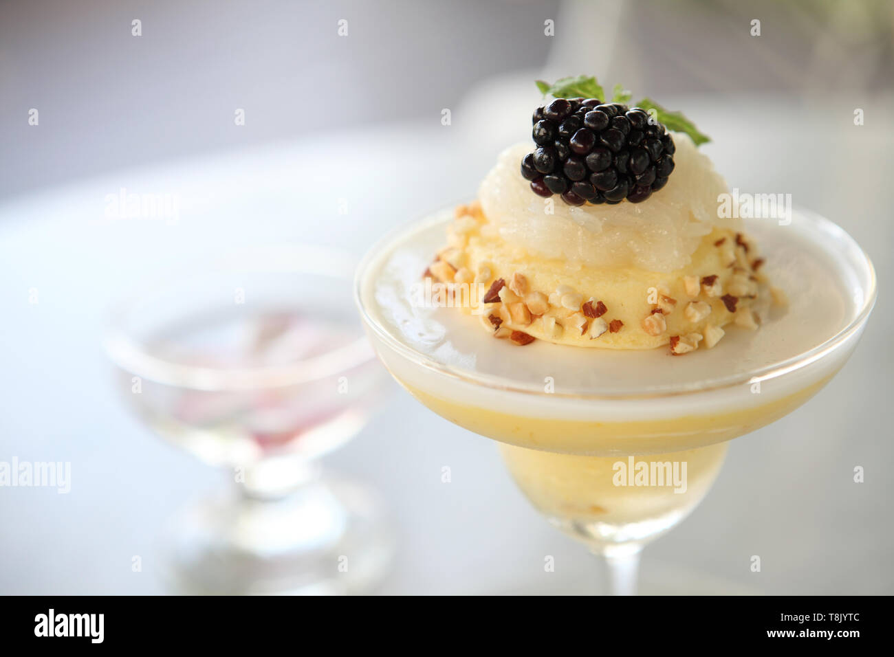 Gâteau mousse à la mangue Banque D'Images