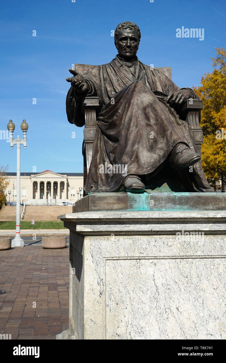 La statue du juge en chef John Marshall par William Wetmore Story à John Marshall Park près de l'appareil judiciaire Square.Washington D.C.USA Banque D'Images