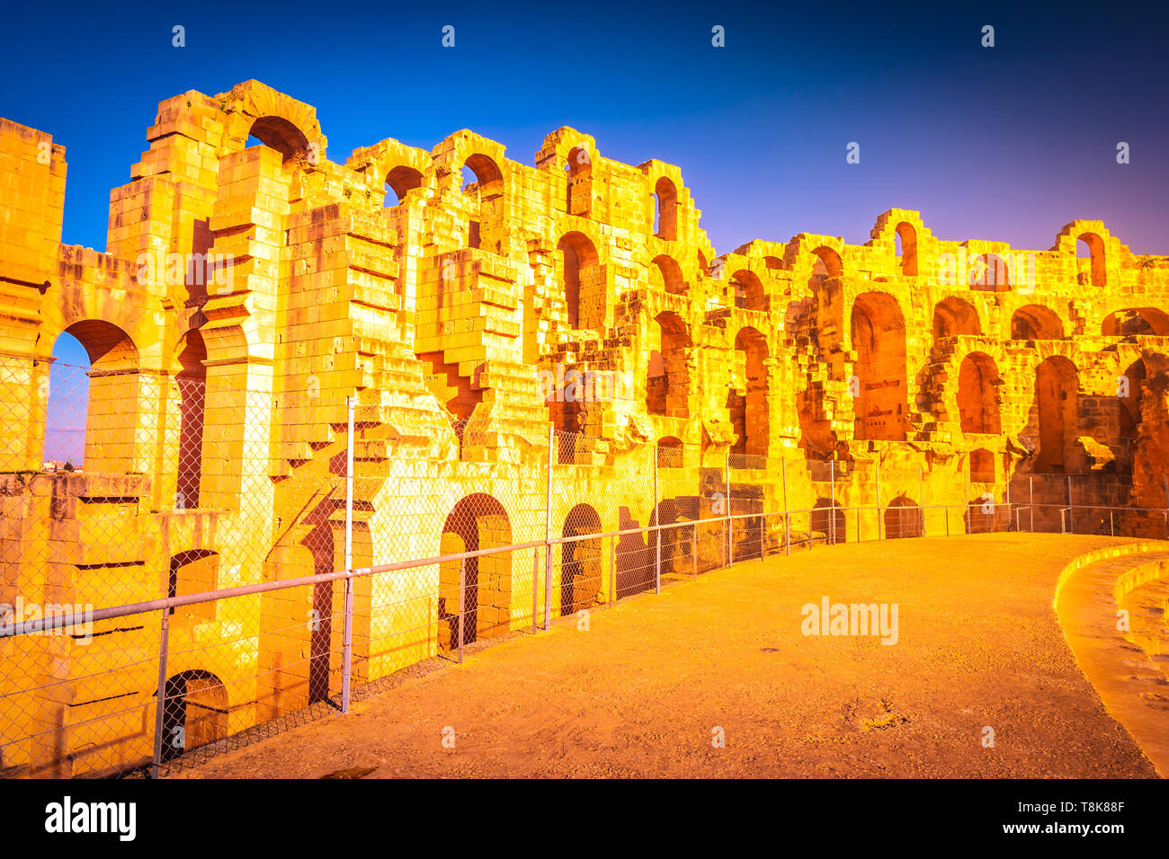 L'amphithéâtre romain de El Jem à Thysdrus El-Jem ou, une ville dans le gouvernorat de Mahdia en Tunisie. L'une des principales attractions de la Tunisie et du Nord un Banque D'Images