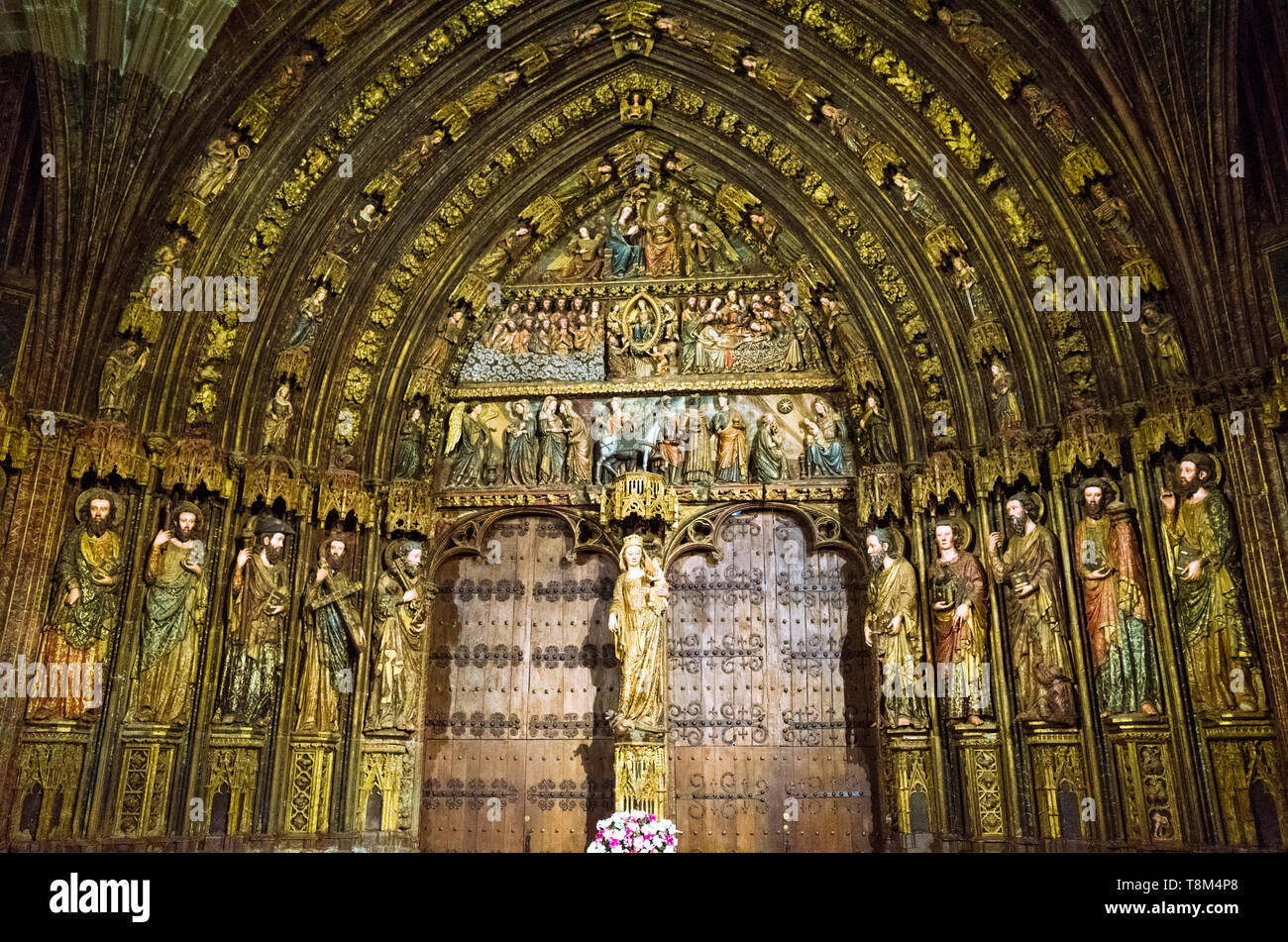 Laguardia, province d'Álava, Pays Basque, Espagne : portique gothique de l'église de Santa María de los Reyes dans le centre historique de la ville de Laguardia dans la R Banque D'Images