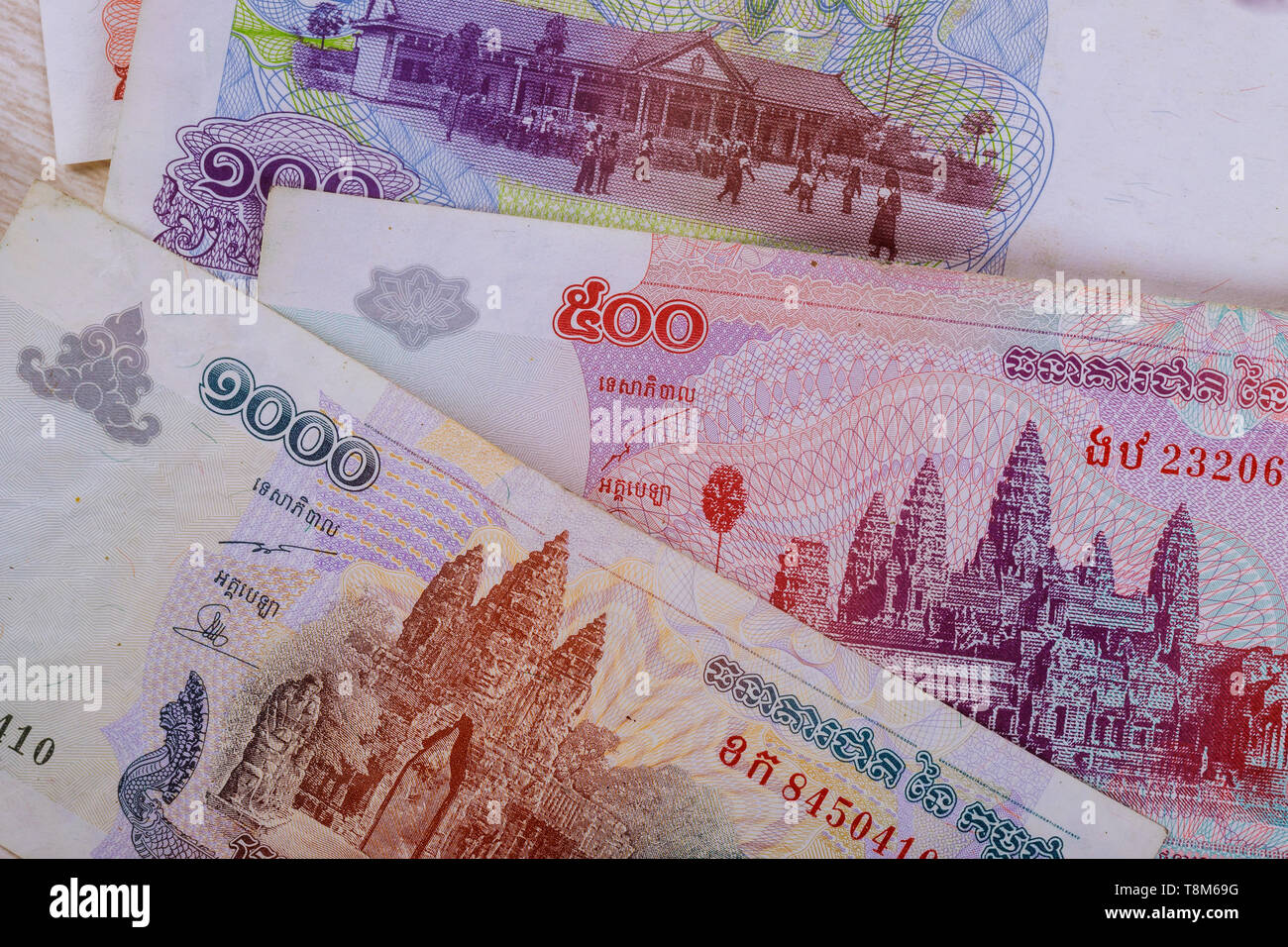 Cambodian money 100 riel currency Banque de photographies et d’images à ...