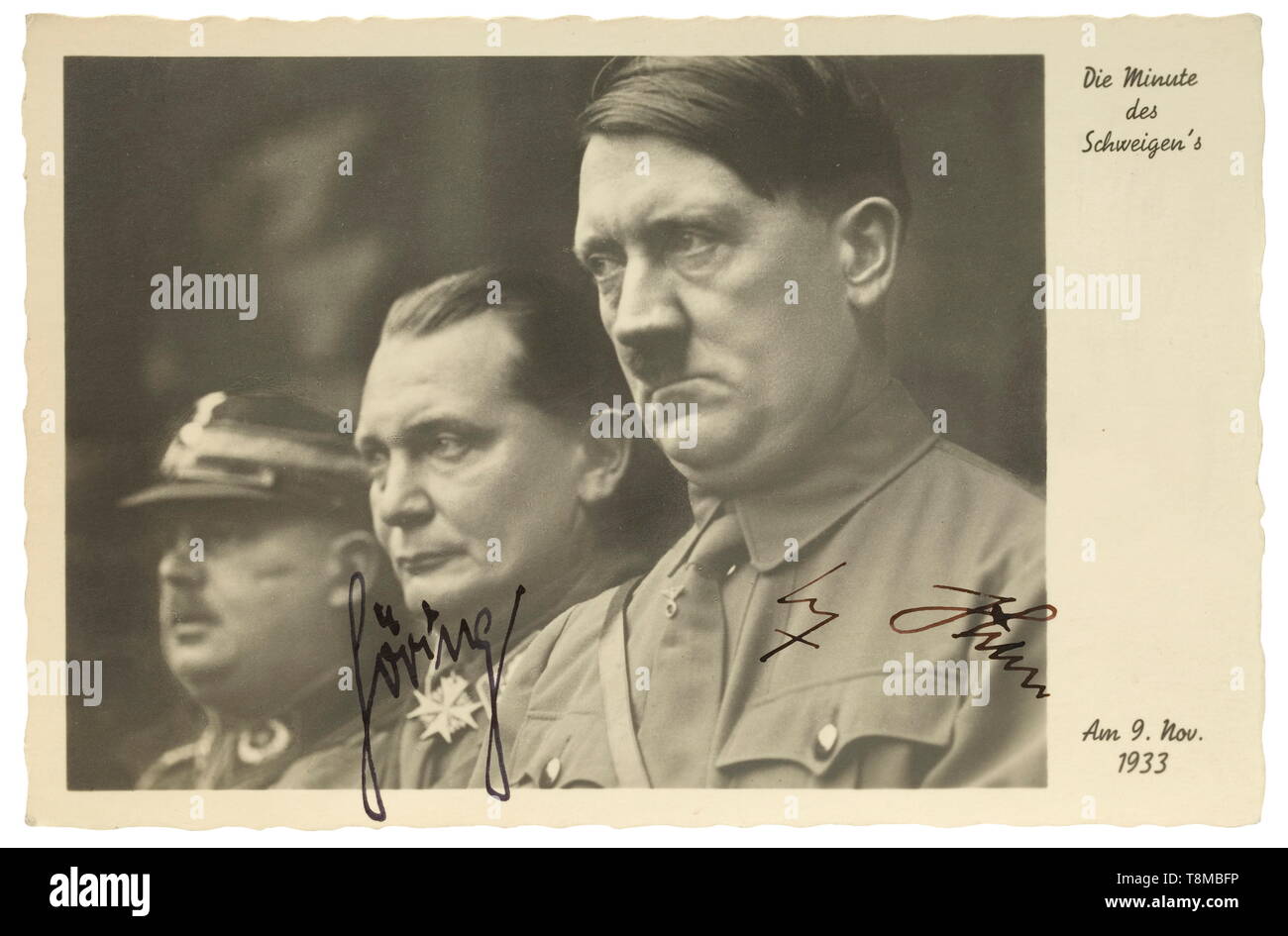 Ernst Röhm, Adolf Hitler et Hermann Göring - Une carte postale signée. Photo Carte postale ('La Minute de silence") par la maison d'édition Munich Jungwirth, sur l'avers des signatures d'encre de Göring et Hitler, à l'arrière avec le dévouement de Röhm (tr.) "à mon cher camarade von Prosch dans Munich, novembre 1933 Ernst Röhm'. Gerhard von Prosch a été inculpé après enquête portant sur la "Nuit des longs couteaux" à cause de 'la sodomie homosexuelle et de proxénétisme" (lui et Röhm auraient les relations homosexuelles à plusieurs juvéniles). Prosch a été condamné à huit mois de prison en 1, Editorial-Use-seulement Banque D'Images