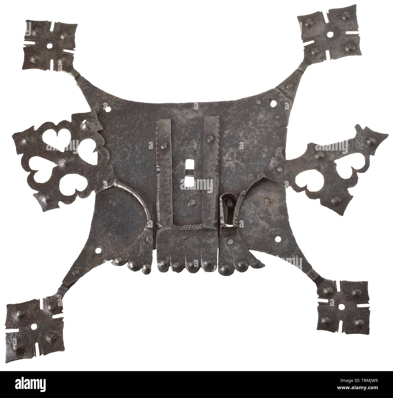 Une serrure gothique allemand pour une poitrine, vers 1500, de la plaque rectangulaire courbé les extrémités se terminant par quatre ornements. Pour l'ouverture centrale hasp manquants. Deux ornements rivetée sur les côtés, à droite le châssis pour le trou de serrure. À l'arrière des disques de réglage avec chapelet ordinaire et boulon. Taille 36 x 39,5 cm., historique historique, Artisanat, Artisanat, Artisanat, objet, objets, alambics, clipping, coupures, cut out, cut-out, cut-outs, 16e siècle, Additional-Rights Clearance-Info-Not-Available- Banque D'Images