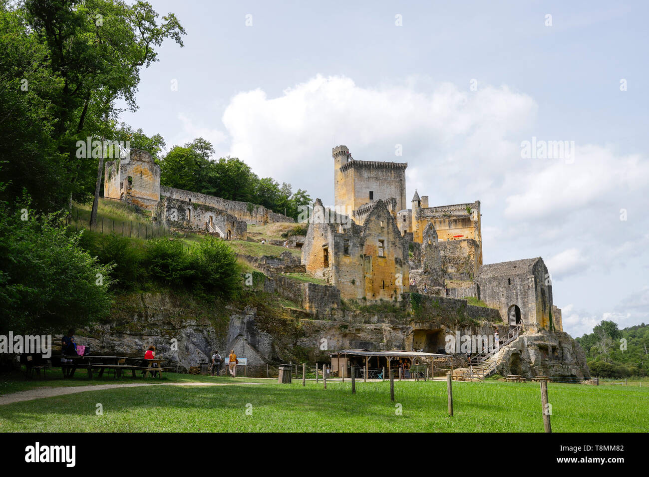 Les Eyzies-de-Côle (sud-ouest de la France) : Château de Commarque, d'un castrum médiéval comprenant un château, une chapelle et des maisons. Chateau de Comm Banque D'Images