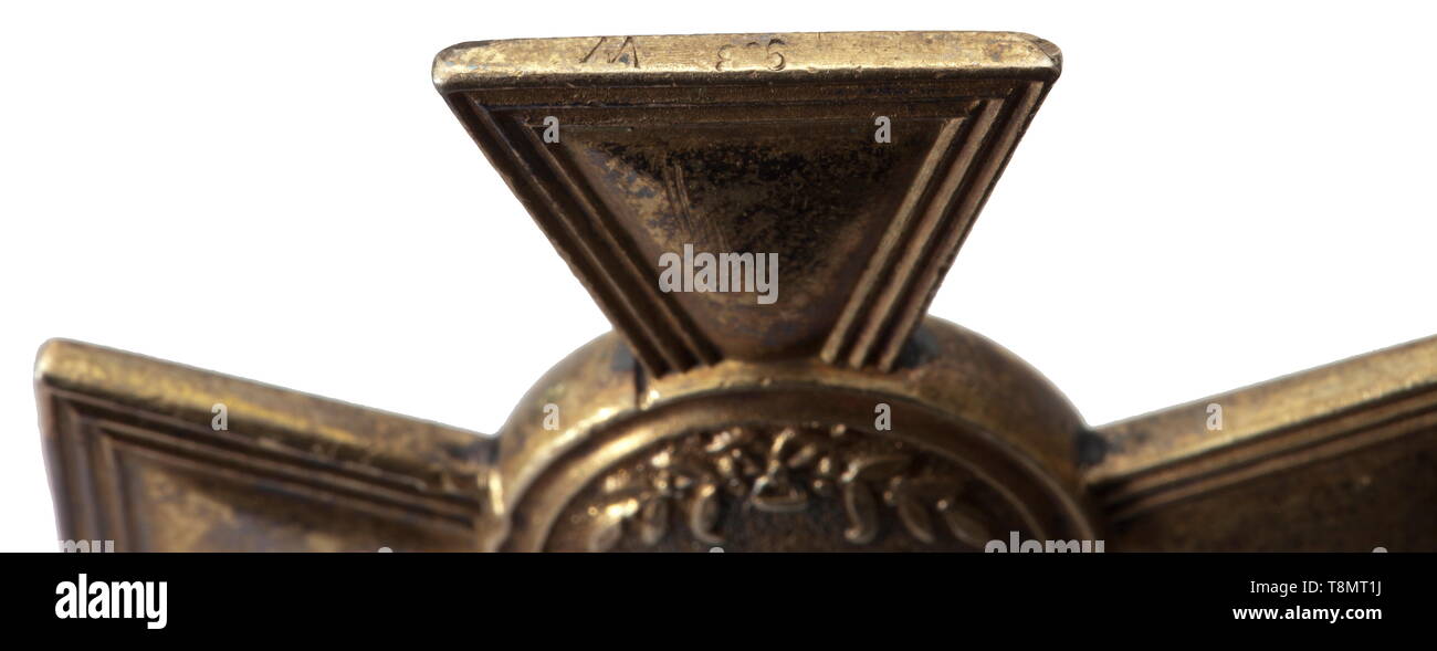 Une Croix du Mérite Militaire en or (pour le mérite pour les sous