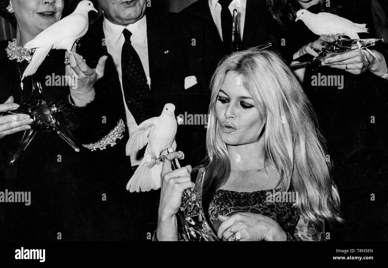 Le brigitte bardot Banque d'images noir et blanc - Page 2 - Alamy