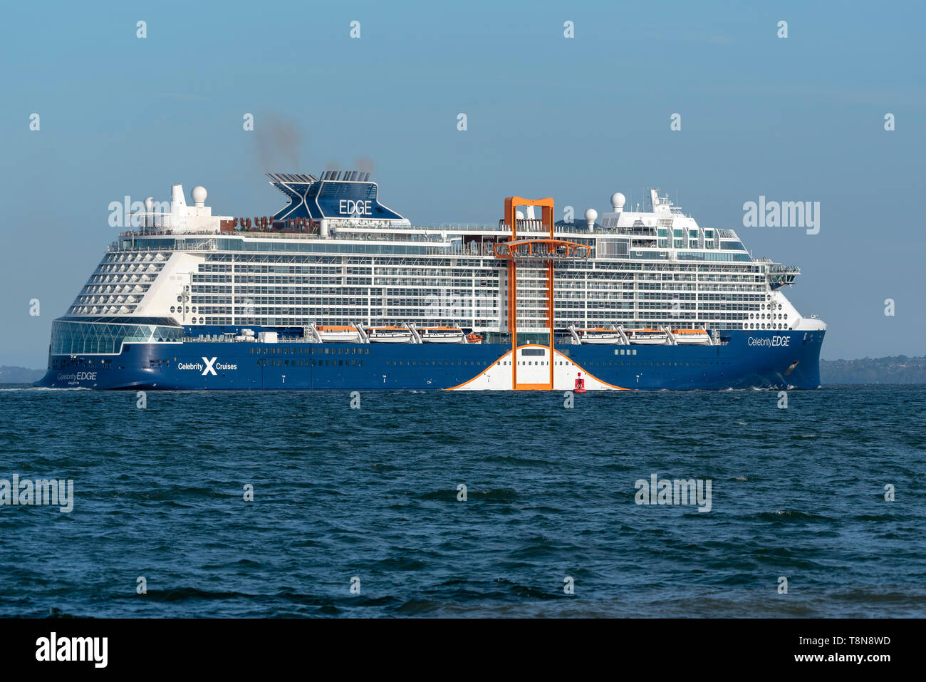 Southampton, England, UK. Mai 2019. Le navire de croisière de célébrité en cours sur Southampton Water Banque D'Images