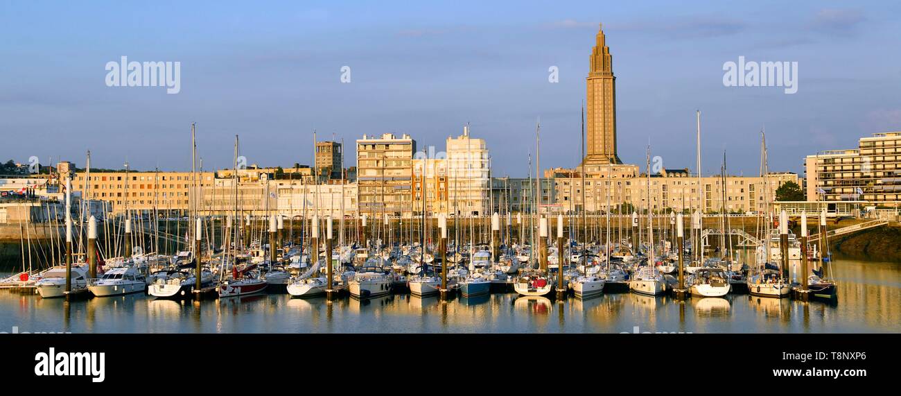 France, Seine Maritime, Le Havre, ville reconstruite par Auguste Perret classé au Patrimoine Mondial de l'UNESCO, l'anse de Joinville, Marina par le clocher de Banque D'Images