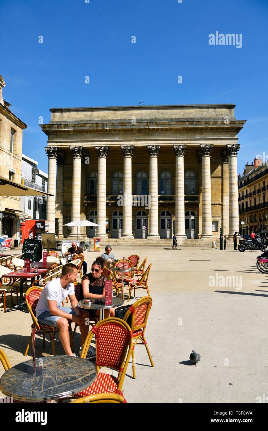 France, Côte d'Or, paysage culturel de climats de Bourgogne classé au Patrimoine Mondial par l'UNESCO, Dijon, Place du Théâtre, le théâtre Banque D'Images
