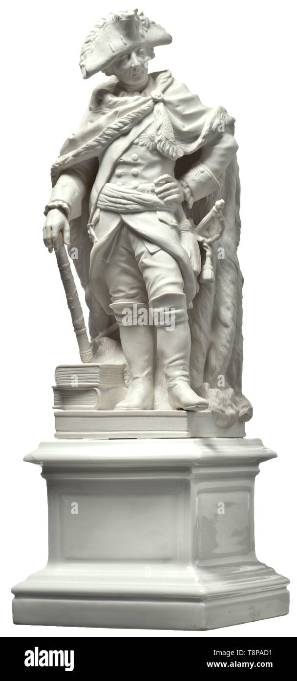 Général de l'Armée de l'air (Doerstling 1890 Egon - 1965) - une statuette de Frédéric le Grand comme un agent's Gift figure faite de porcelaine biscuit blanc, sur le fond bleu du sceptre, marque KPM après la statue en marbre de Johann Gottfried Schadow (1791). Vient avec l'unique, moulé creux faits de base, blanc porcelaine émaillée avec dédicace personnelle 'General der Flieger Doerstling zur Erinnerung an die Zeit de seines Wirkens 1.6.1938 - 13.8.1943 - Die Offiziere, Ingenieure und Beamten Chef Nachschub" (tr. 'Pour l'Air Force Général Doerstling dans la mémoire de son temps d'activité 1 JUIN 1938 , Editorial-Use-seulement Banque D'Images