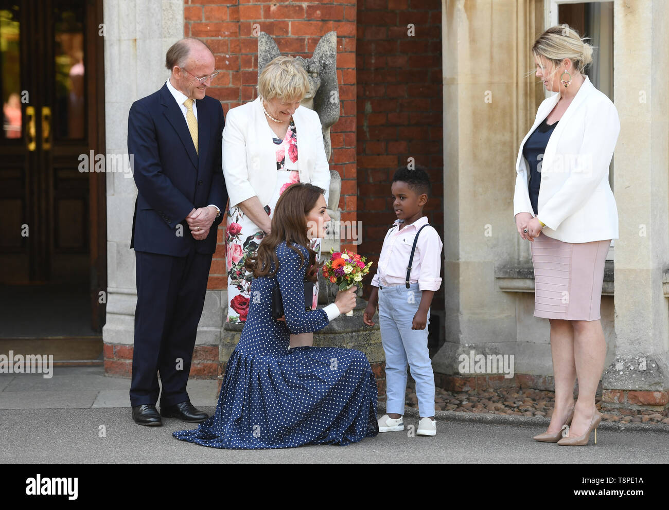 La duchesse de Cambridge rencontre les jeunes Lawson Bischoff après une visite à Bletchley Park pour voir une exposition spéciale D-Day dans le bâtiment nouvellement restauré de téléscripteur. Banque D'Images