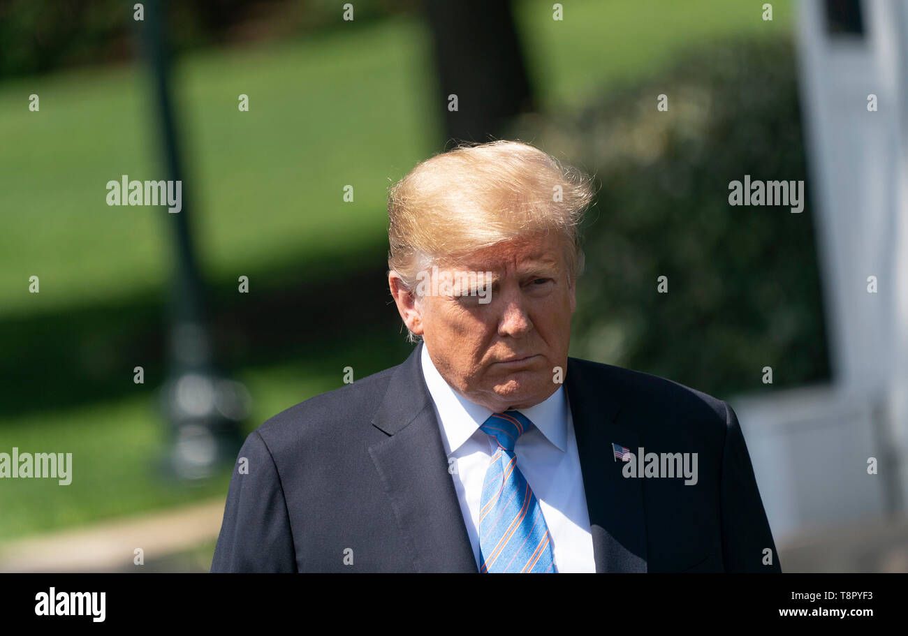 Le Président des Etats-Unis, Donald J. Trump parle aux médias avant de quitter la Maison Blanche à Washington, DC, le 14 mai 2019, dirigé à des fins politiques et des événements de collecte de fonds en Louisiane. Crédit : Chris Kleponis/CNP /MediaPunch Banque D'Images