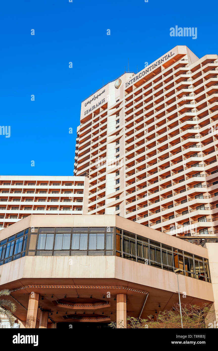 Hôtel Semiramis Intercontinental Cairo Égypte extérieur rose Banque D'Images