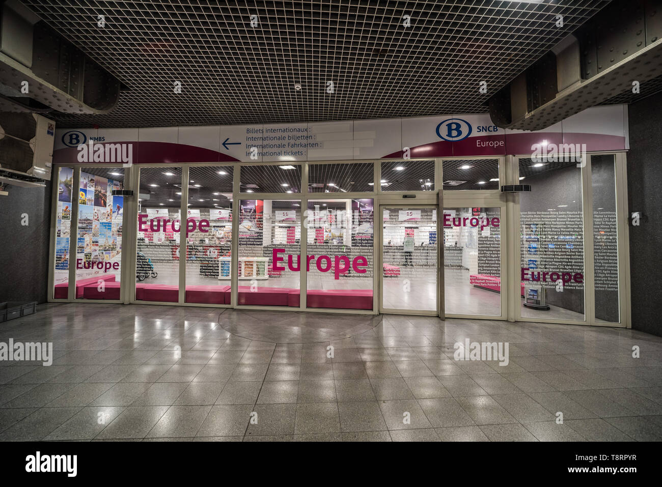 Au sud de Bruxelles / Belgique - 03 21 2018 : Entrée de l'international billetterie à la gare du sud de Bruxelles Banque D'Images