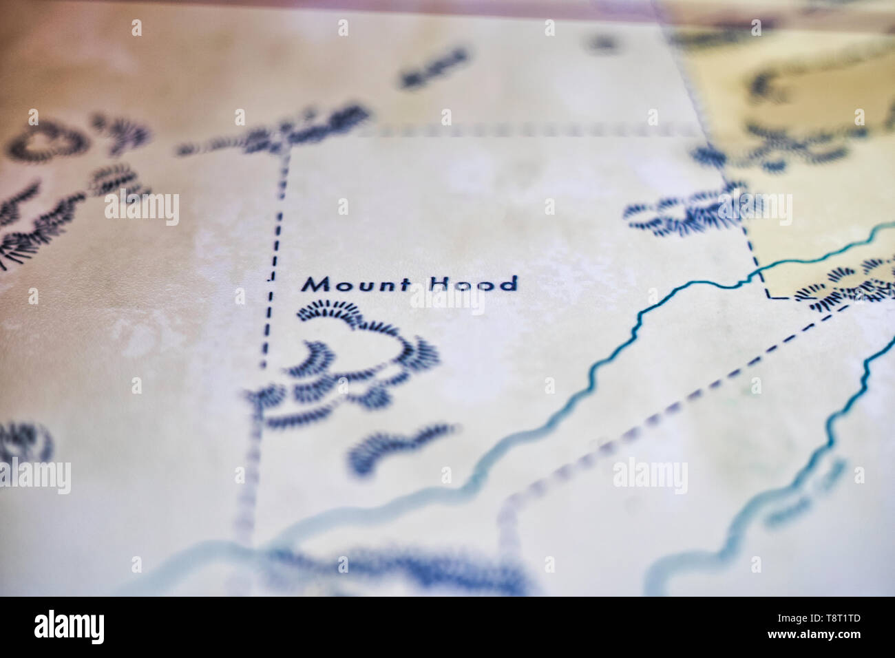 Gros plan d'une carte routière toponymique dans l'univers Disney Cars - Mount Hood Banque D'Images