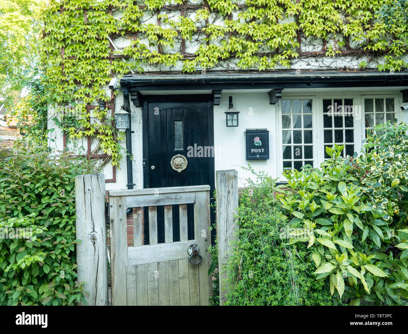 Maison pittoresque dans le village de Letchmore Heath, Hertfordshire, Angleterre Banque D'Images