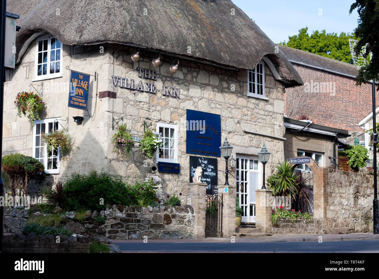Vue extérieure de l'ancien Village Inn, Ventnor, île de Wight Banque D'Images
