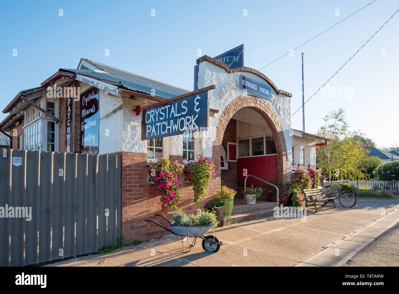 L'ancien bureau de poste maintenant emporium d'art et antiquités dans la ville de Murrurundi en haut Hunter Valley, New South Wales, Australie Banque D'Images