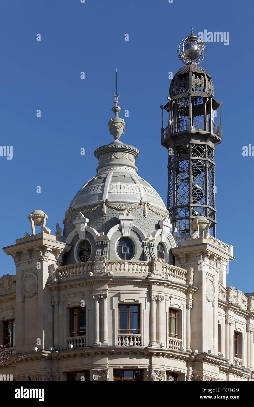 Avec Dome tour radio, bureau de poste, Palacio de Communicaciones, datant de 1922, Valencia, Espagne Banque D'Images