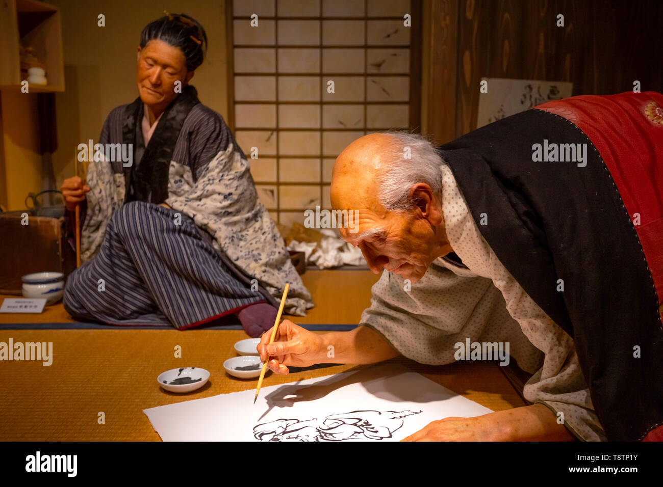 Tokyo, Japon - 25 Avril 2018 : Avis d'un chiffres d'animatronic de l'artiste Ukiyo-e (estampes japonaises), Katsushika Hokusai et sa fille O Banque D'Images