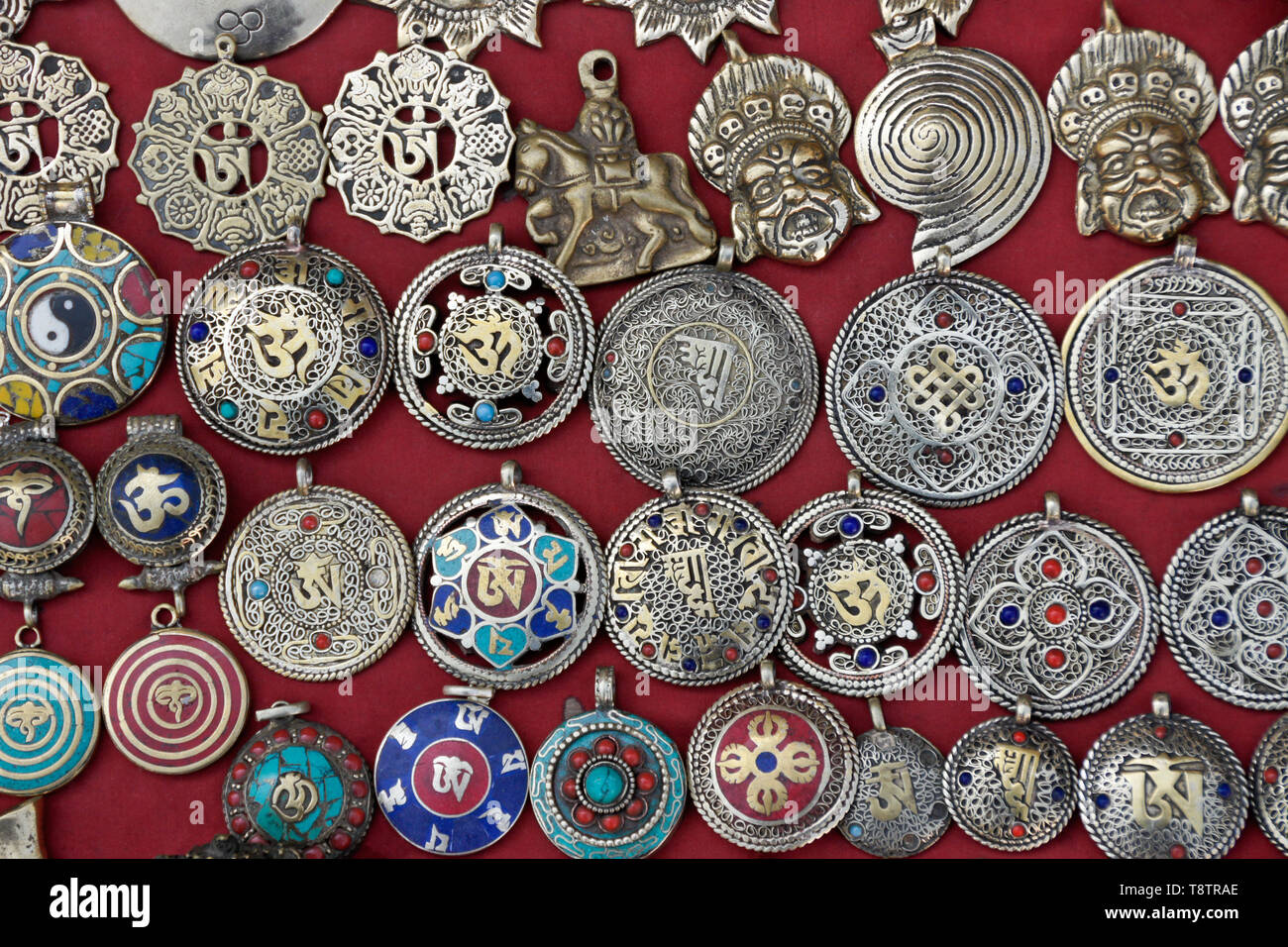 Exposés à la vente à médaillons Durbar Square, Katmandou, Népal Banque D'Images