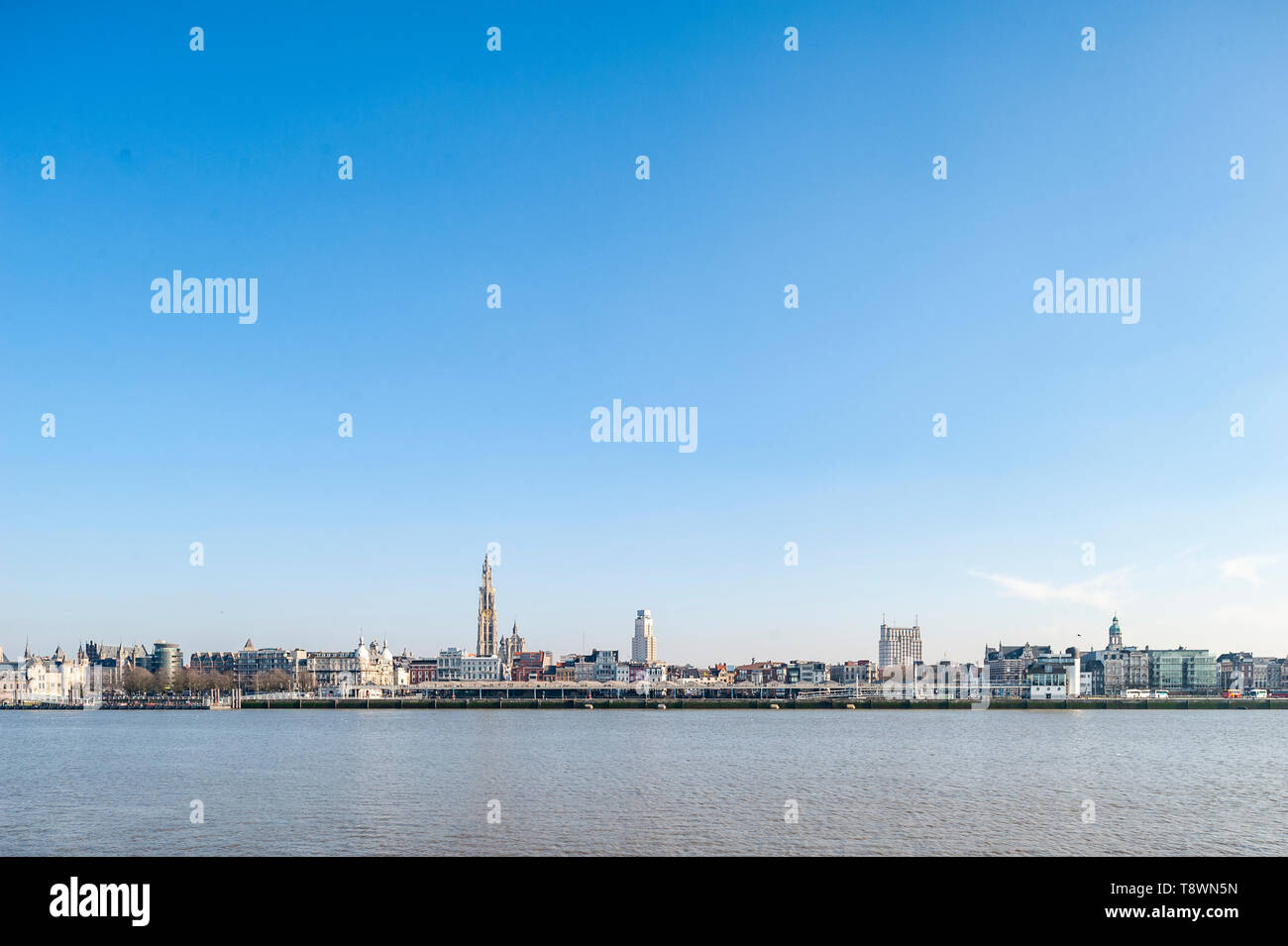 Belgique, Anvers - 15 Février 2015 : paysage urbain d'Anvers comme vu de Linkeroever Banque D'Images