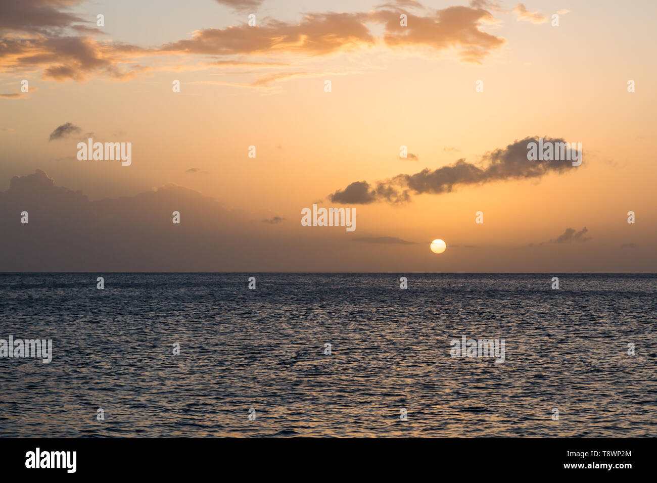 Vue du coucher de soleil de l'île de Sainte-Lucie dans les Caraïbes Banque D'Images