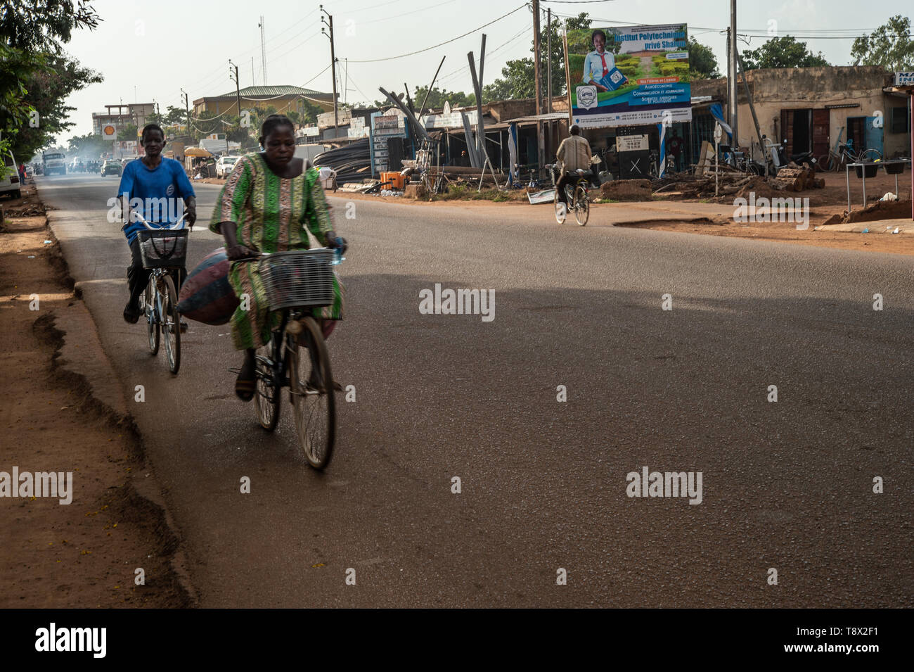 Les Gens Dans Les Rues De Ouagadougou Capitale Du Burkina Faso Un Des Les Gens Dans Les Rues De Ouagadougou Capitale Du Burkina Faso Un Des