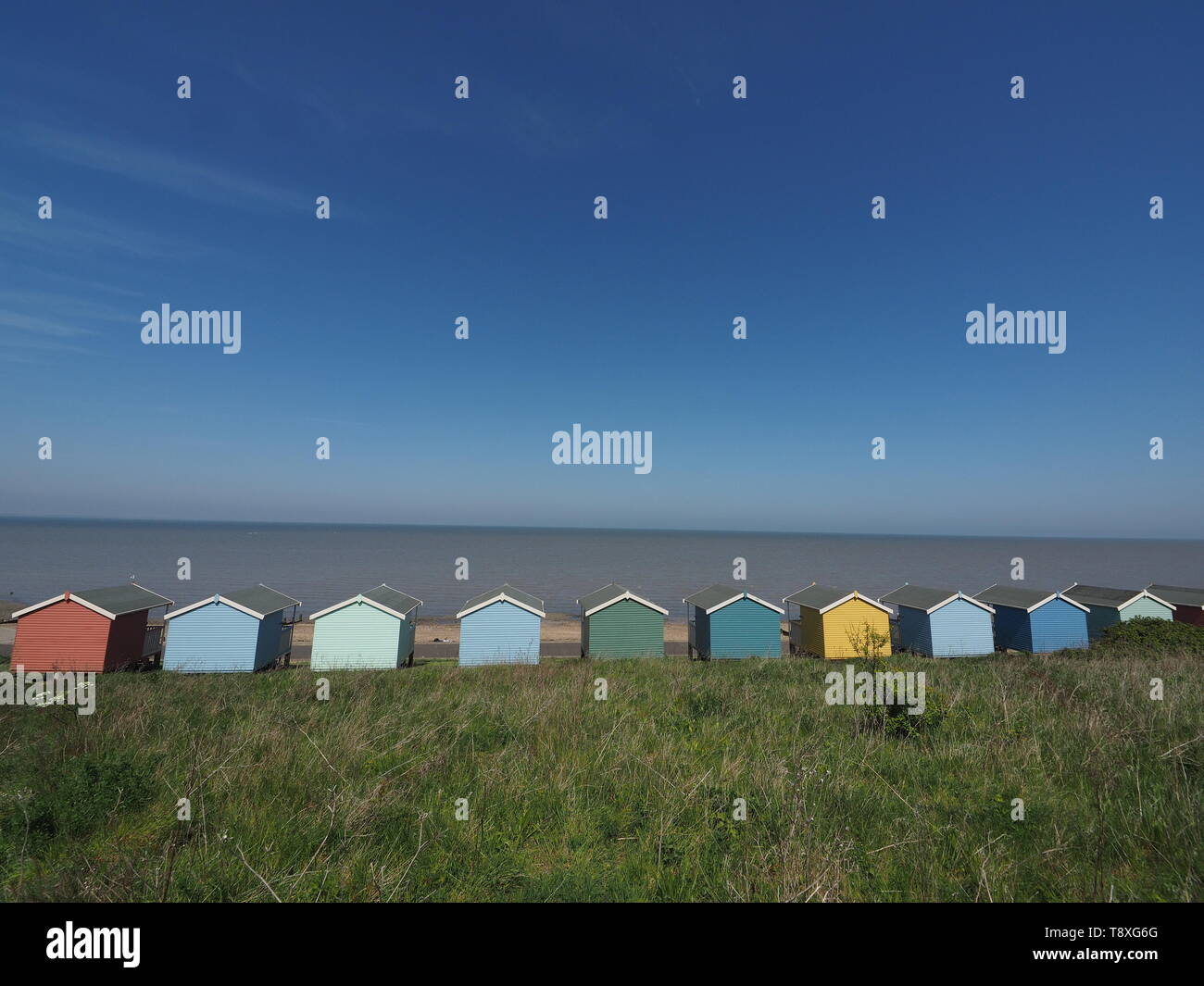 Minster sur Mer, Kent, UK. 15 mai, 2019. Météo France : une journée ensoleillée et chaude à Minster sur Mer, Kent. Minster Lea plage qui vient d'être reçu comme une plage pavillon bleu le long de la plage de Sheerness. Credit : James Bell/Alamy Live News Banque D'Images