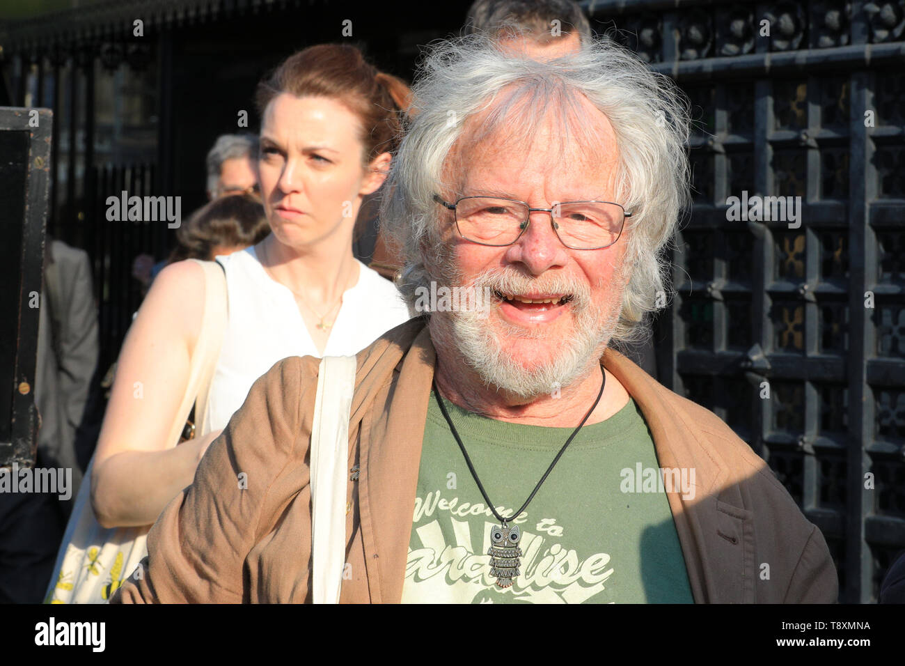 Westminster, London, UK, le 15 mai 2019. Acteur, Écrivain et écologiste Bill Oddie (Les Goonies) quitte le Parlement après un événement. Credit : Imageplotter/Alamy Live News Banque D'Images