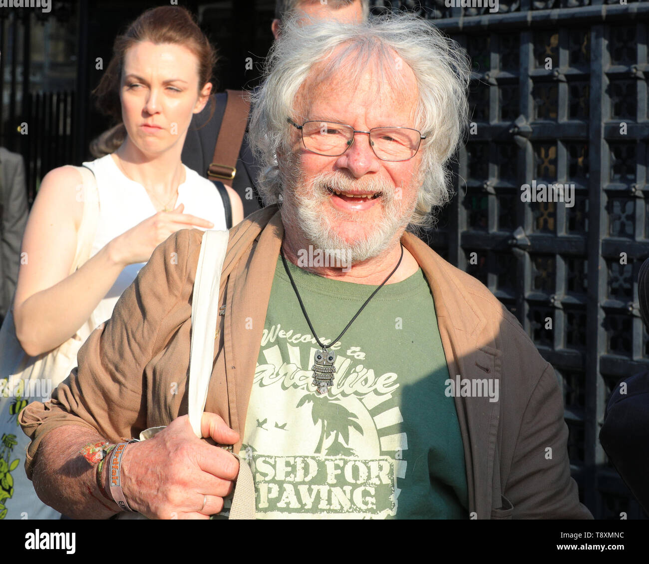 Westminster, London, UK, le 15 mai 2019. Acteur, Écrivain et écologiste Bill Oddie (Les Goonies) quitte le Parlement après un événement. Credit : Imageplotter/Alamy Live News Banque D'Images