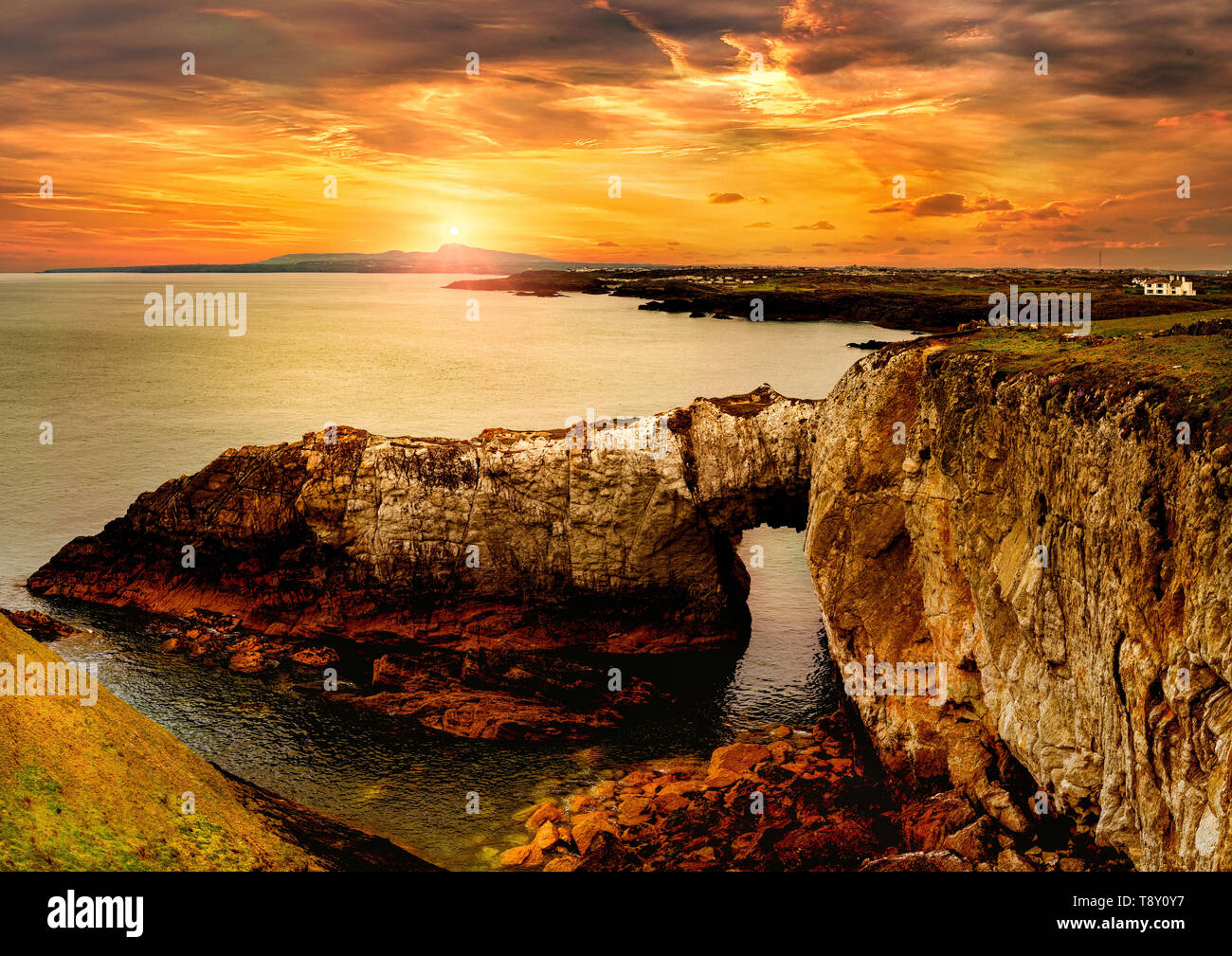 L'arche blanche, Rhoscolyn, Anglesey. Banque D'Images