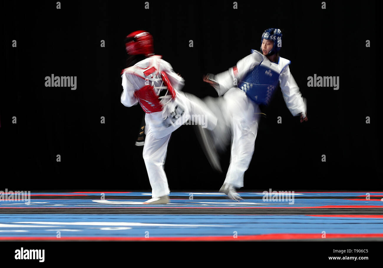 China's Yunfei Guo (à droite) en action contre la Croatie dans l'Iva Rados féministe -73kg ronde de 32 match, au cours de la World Taekwondo Championships à la Manchester Arena. Banque D'Images