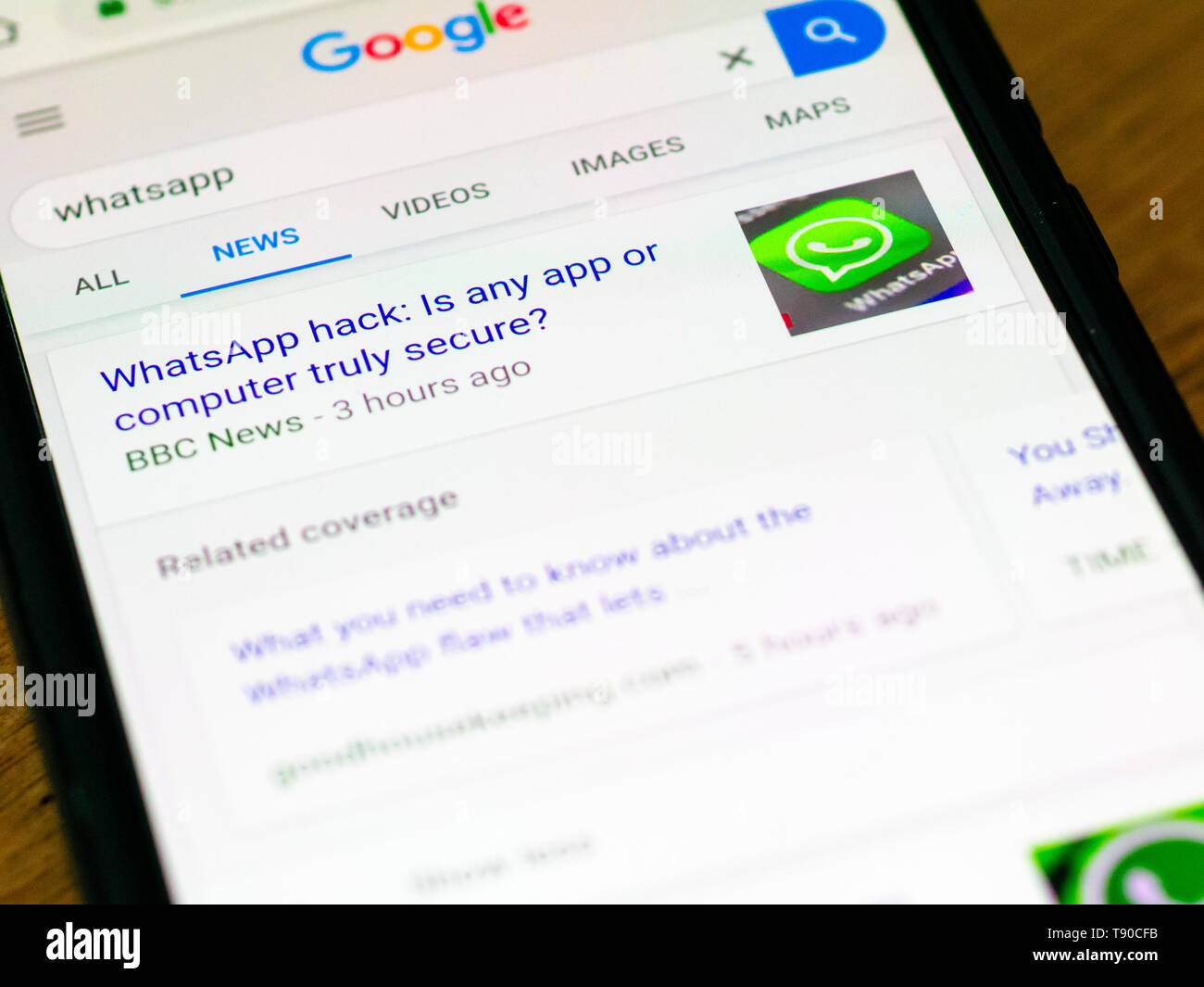 WhatsApp Messenger sur un Smartphone, WhatsApp permet aux utilisateurs de chiffrer leurs messages et appels pour la vie privée. Il est administré par Facebook et fondée en 2009 Banque D'Images