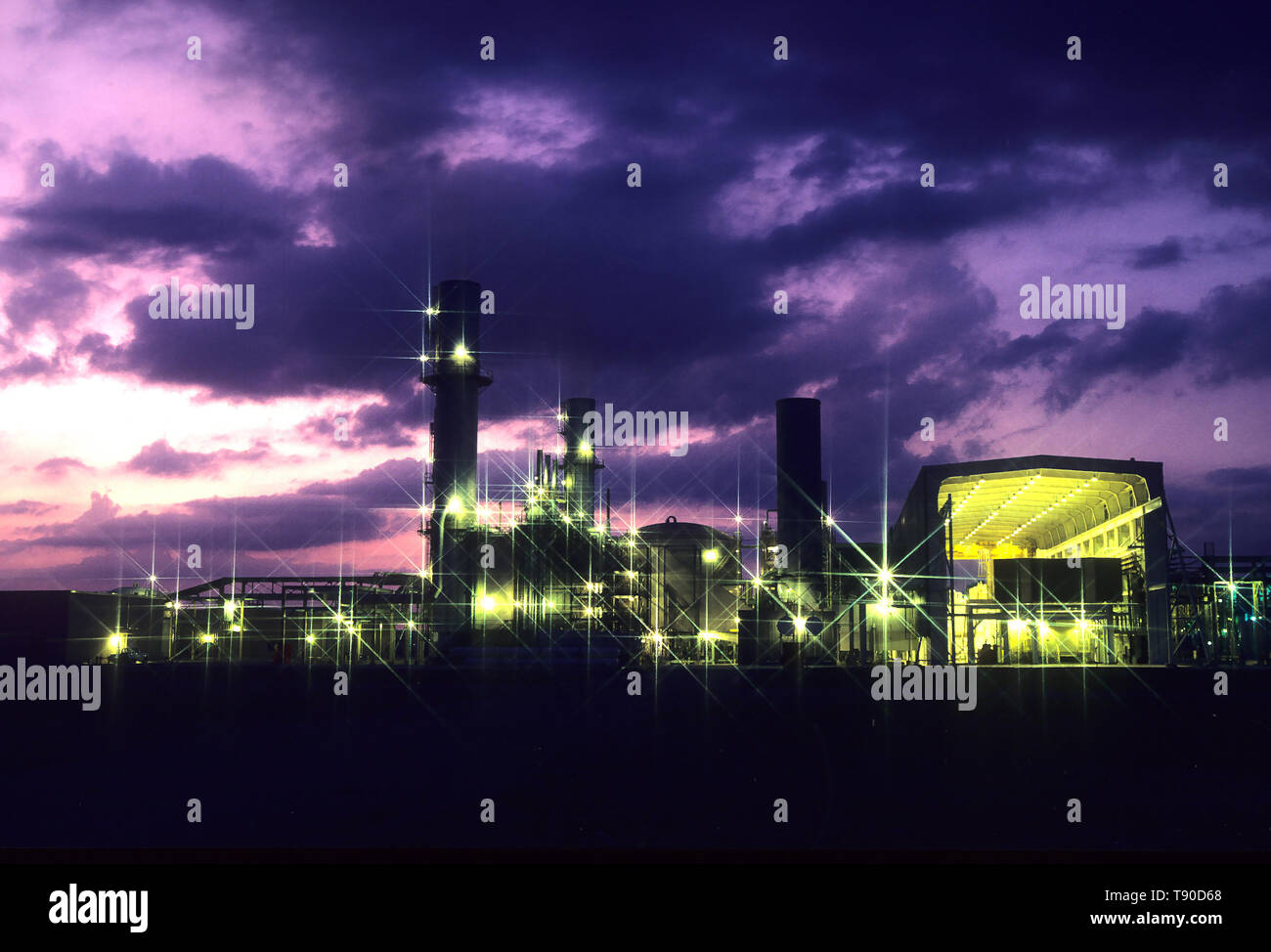 Une vue de la nuit de l'usine de produits chimiques à Houston, Texas, États-Unis Banque D'Images