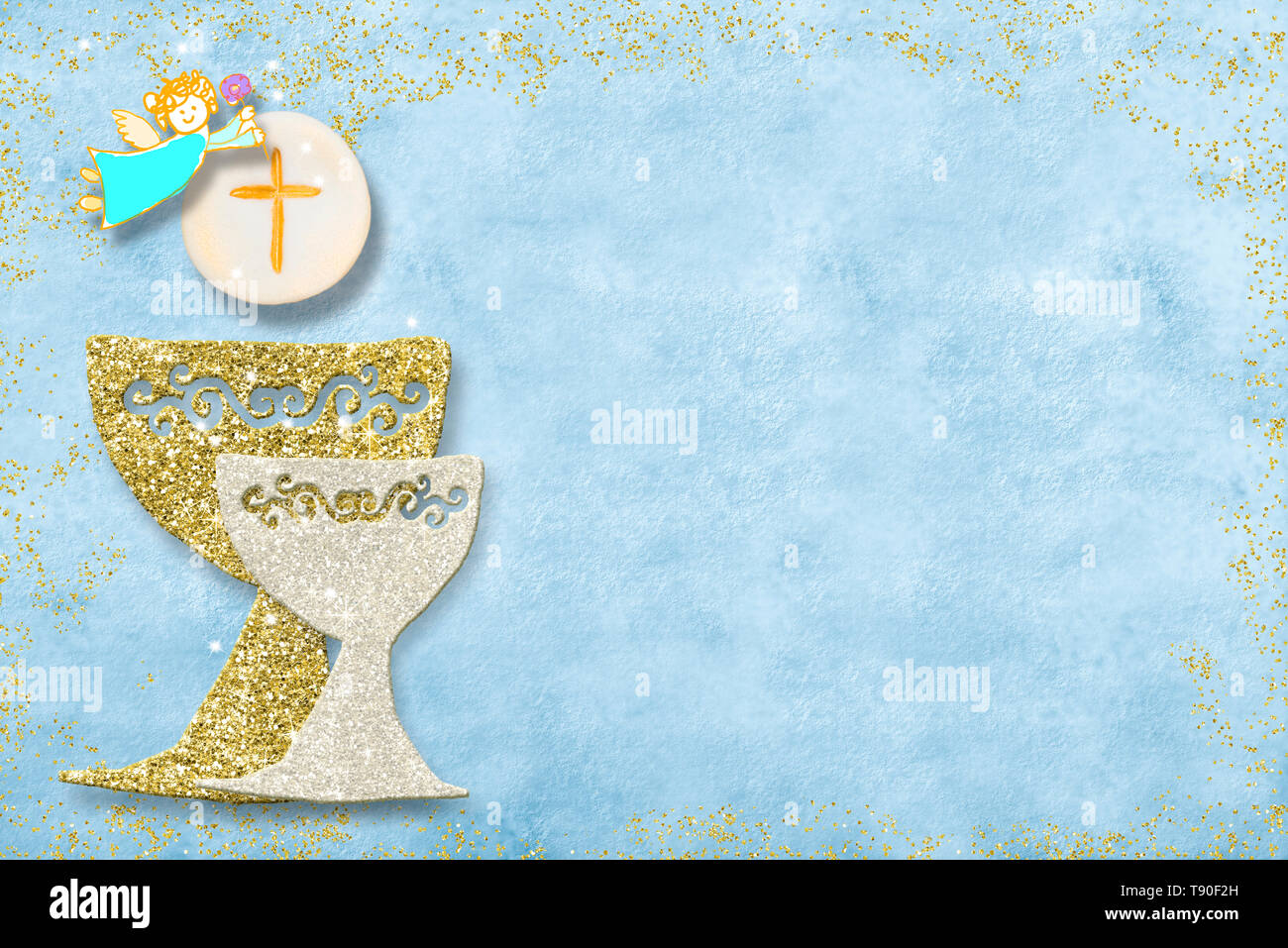 Premiere Communion Carte Invitation Calice D Or Et D Argent Et D Ange Sur Fond De Papier Bleu Avec Copie Espace Pour Texte Et Photo Photo Stock Alamy