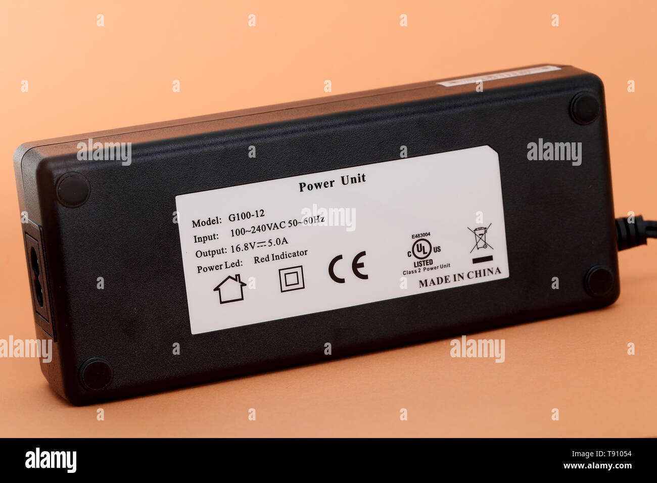 Puissance d'entrée et de sortie d'informations sur les dispositifs électroniques Banque D'Images