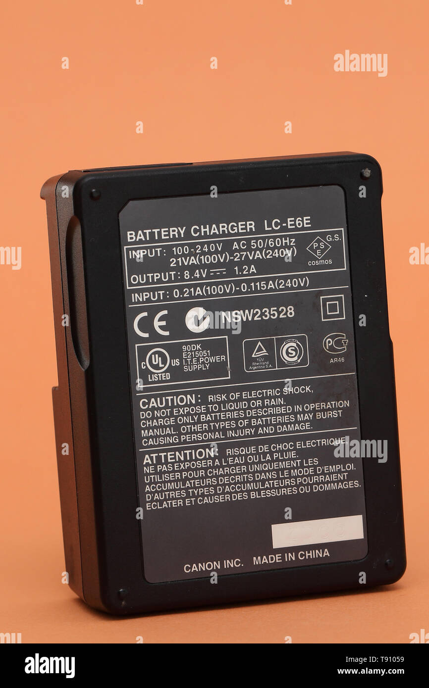 Puissance d'entrée et de sortie d'informations sur les dispositifs électroniques Banque D'Images